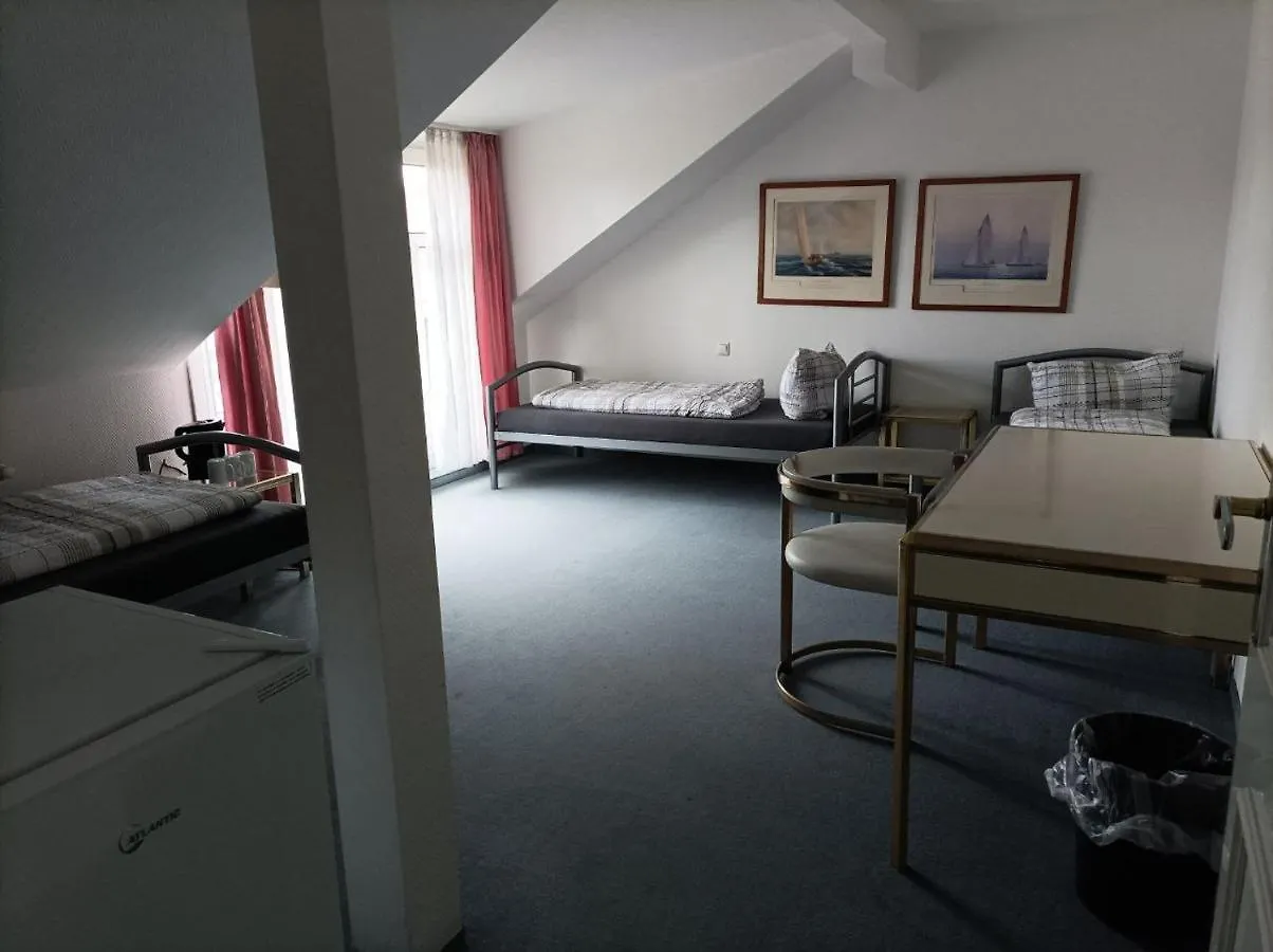 Pension Fuer Monteure In Dresden, Zimmer Mit Eigenem Bad Und Grosser Gemeinschaftskueche Dresden