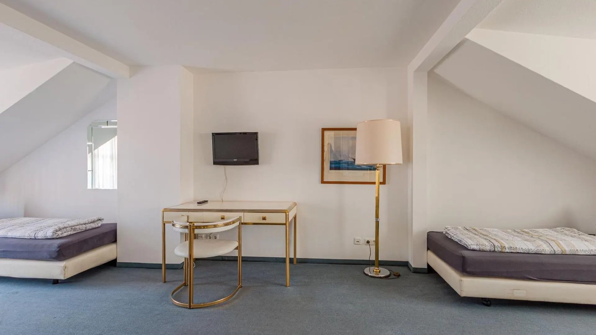 Pension Fuer Monteure In Dresden, Zimmer Mit Eigenem Bad Und Grosser Gemeinschaftskueche 0*, Dresden Almanya