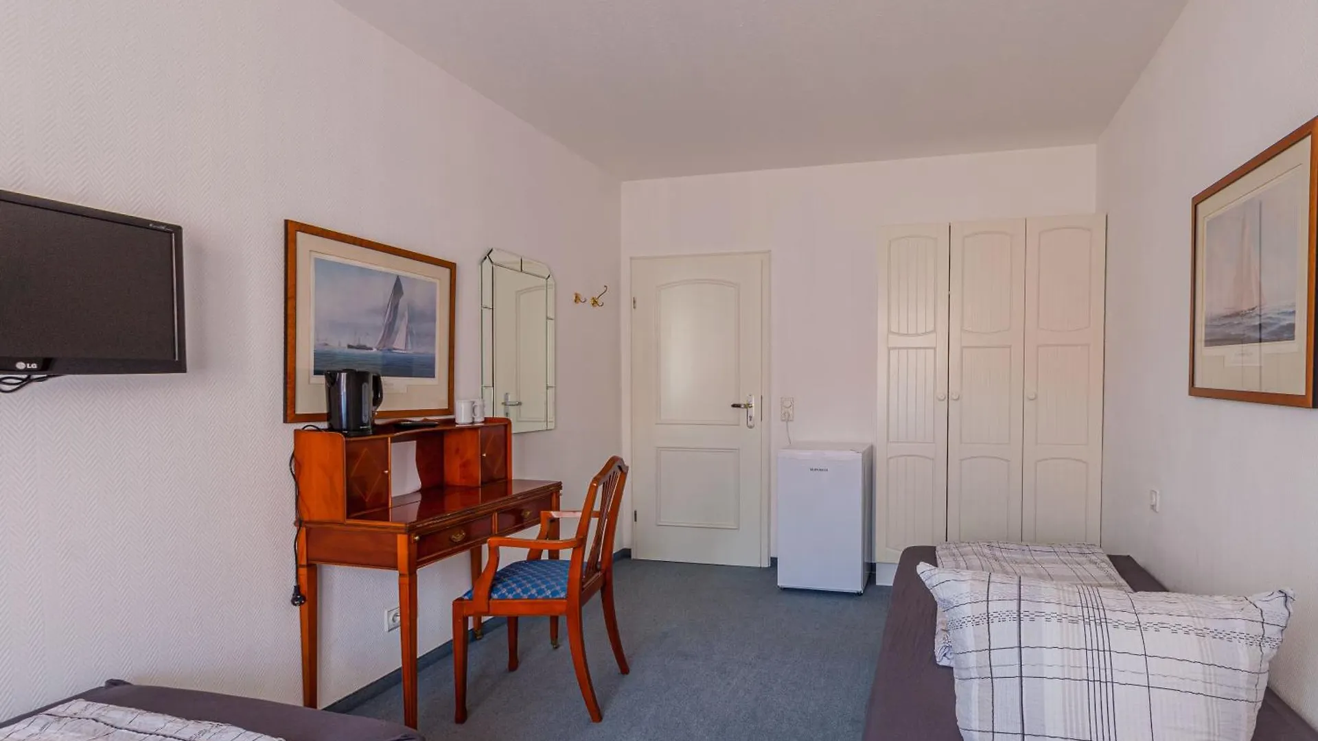 Pension Fuer Monteure In Dresden, Zimmer Mit Eigenem Bad Und Grosser Gemeinschaftskueche 0*, Dresden Almanya